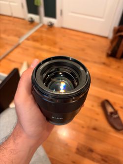 Sony FE 85mm f/1.8