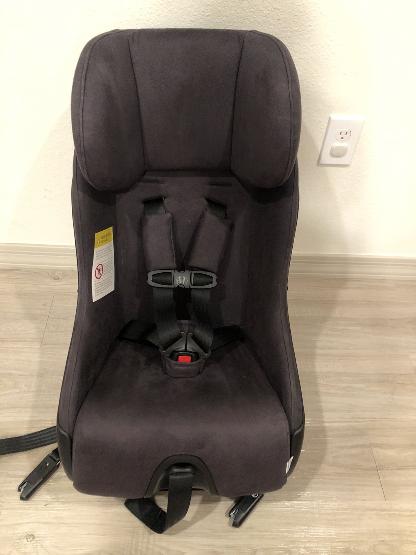 Clek fllo car seat