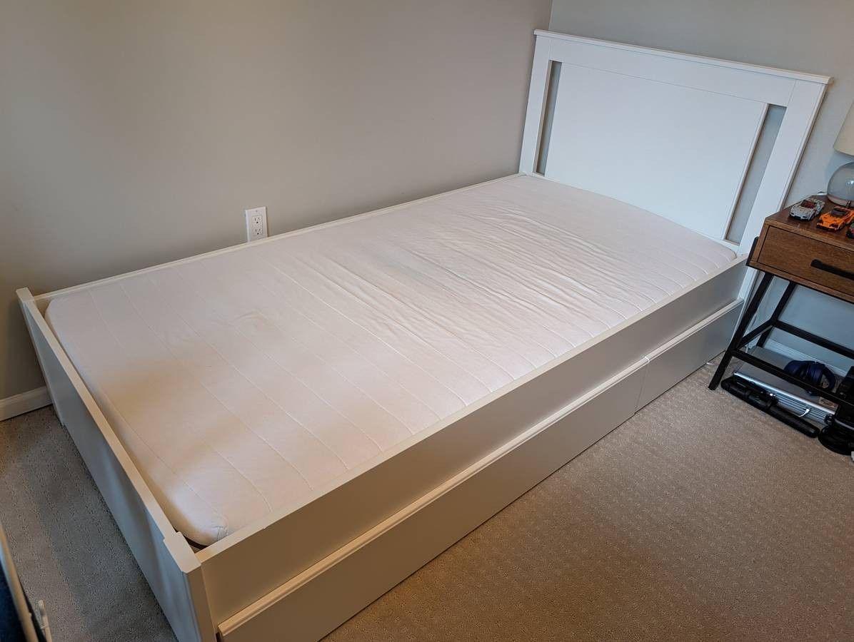 Bed, Mattress and Bed Slate
