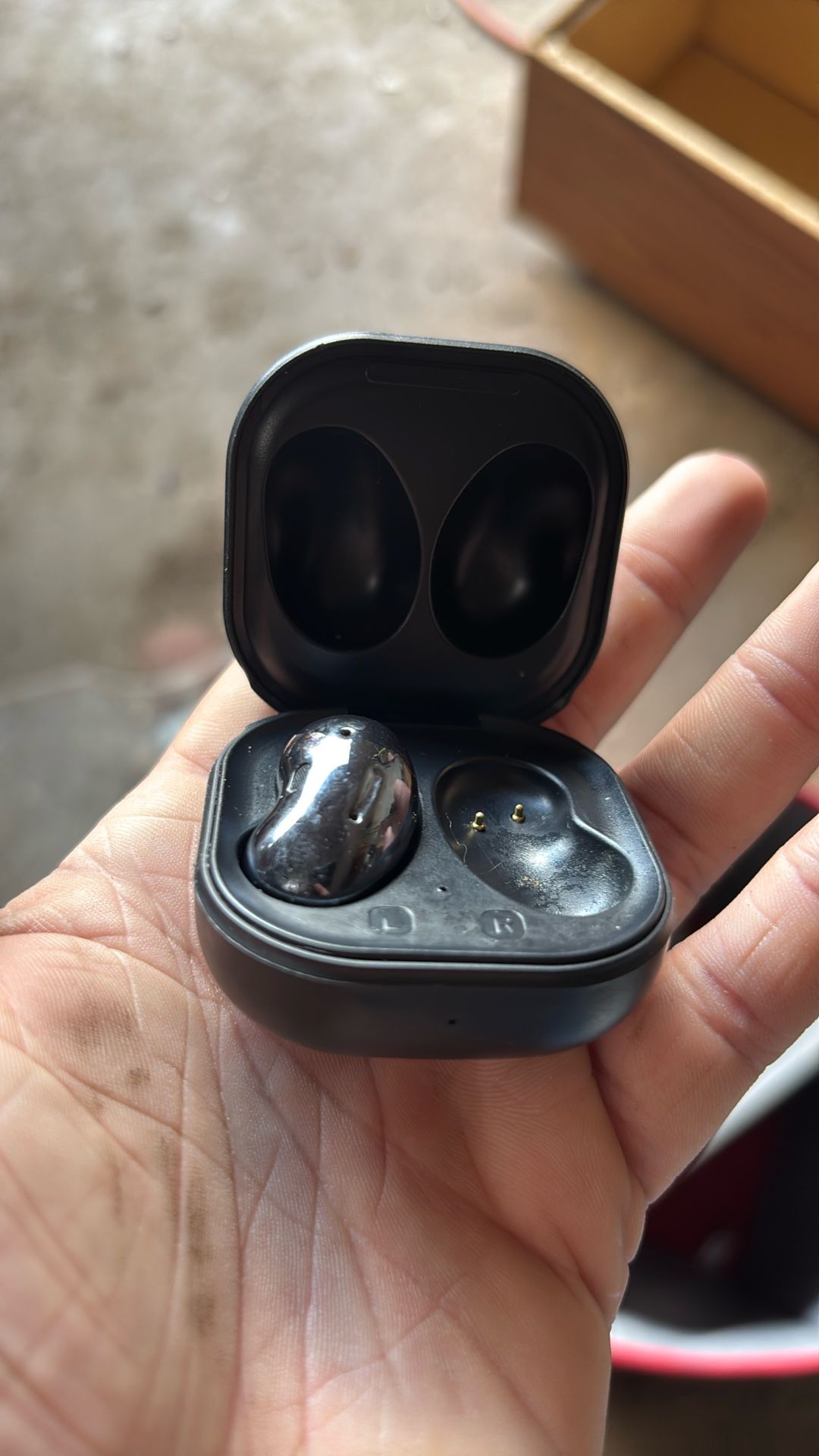 left samsung galaxy bud live earbud
