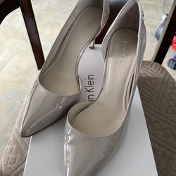Calvin Klein Pumps