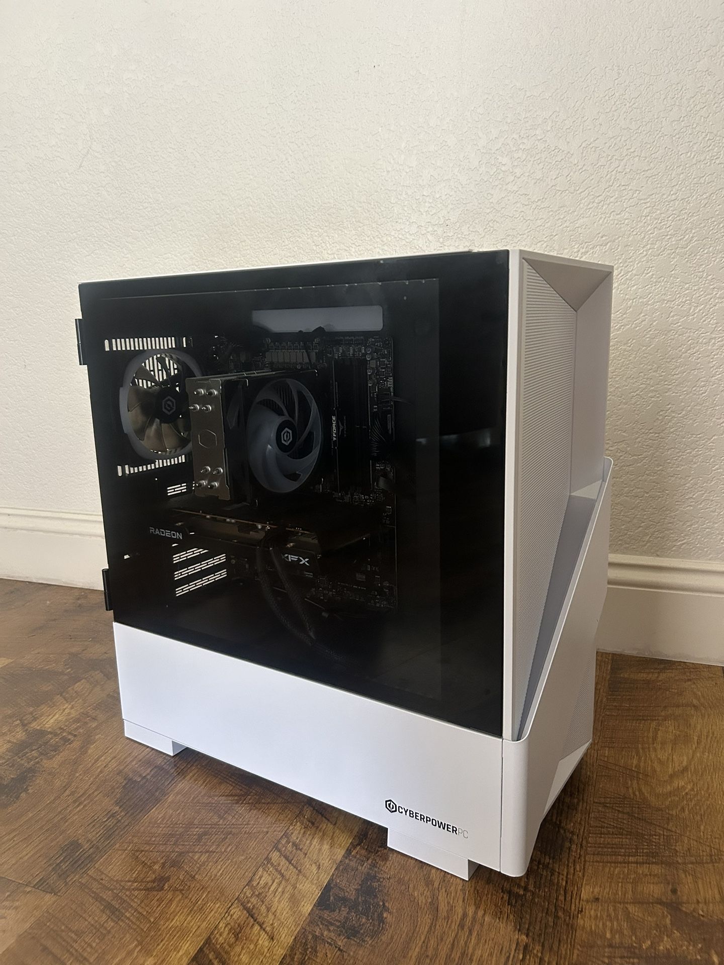 CYBERPOWER GAMING PC