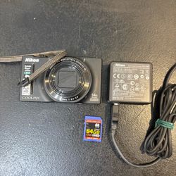 Nikon COOLPIX S8200 Compact Digital Camera 16.IMP 14x Optical Zoom Black