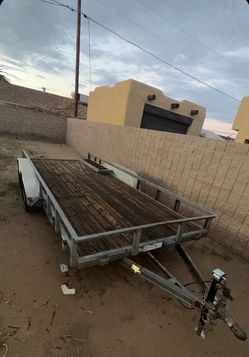 Ready-to-go Trailer   Clean Title Ready to sell! This trailer is in great shape and ready for the road.
