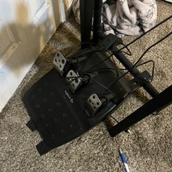 G923 Steering Wheel With Stand 250$