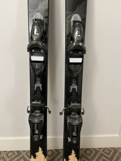 Rossignol Sprayer Skis 158cm + bindings for Sale in Mercer Island