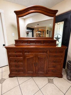 Dresser
