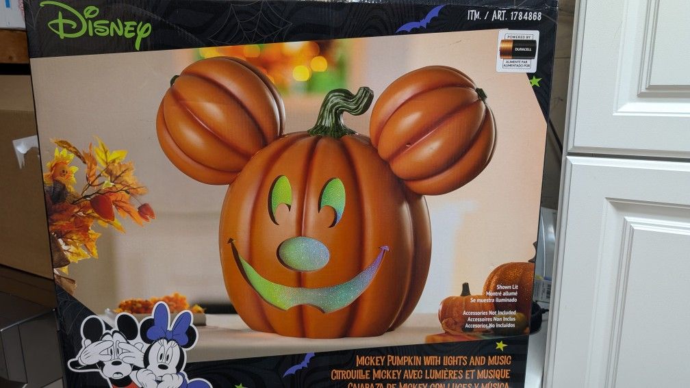 Mickey Pumpkin with lights and sounds -new in box