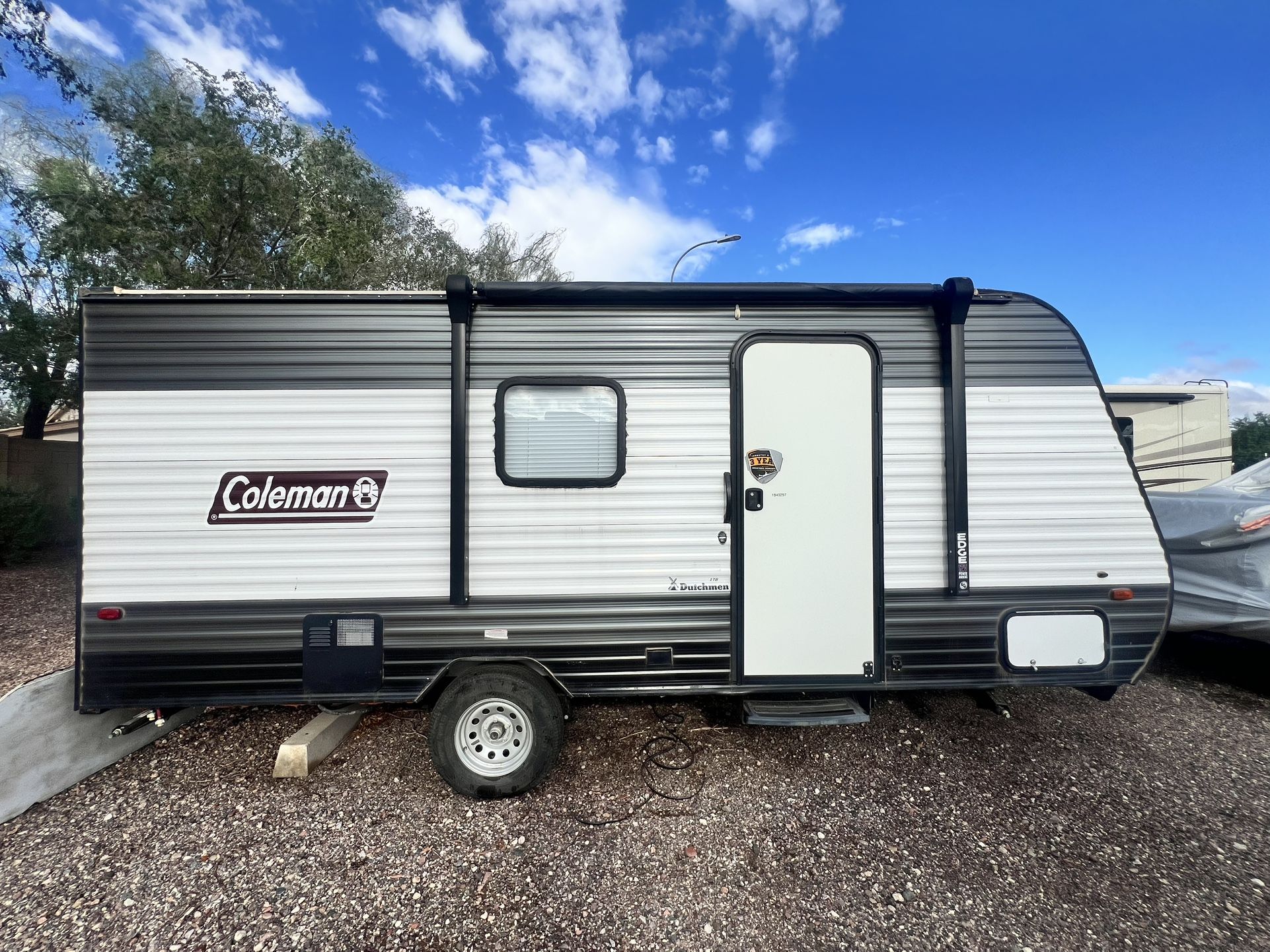 2019 Coleman 17b