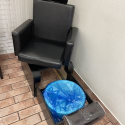 Plumb Free Pedicure Chair