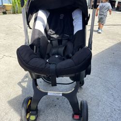 Doona Car seat Convertible Stroller 