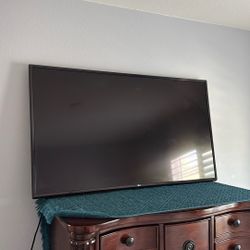 42” LG TV - Great Condition - Works Perfect 