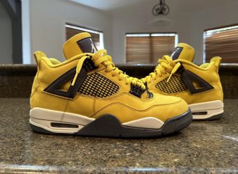 10.5 Jordan 4 retro mid lightning
