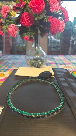 New chain ice cubano piedras en green para dama desde TikTok $30