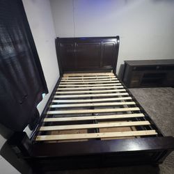 🛏 Sleigh Bed + 📺 Rustic TV Stand – Matching Set – $450 OBO