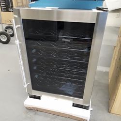 Magic chef 23.4 in. W 50-Bottle Wine Cooler in Stainless Steel