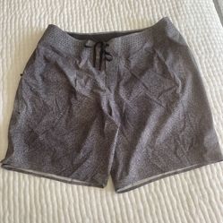 Lululemon Men’s Current State Shorts. 9” Inseam. Grey. Size 36