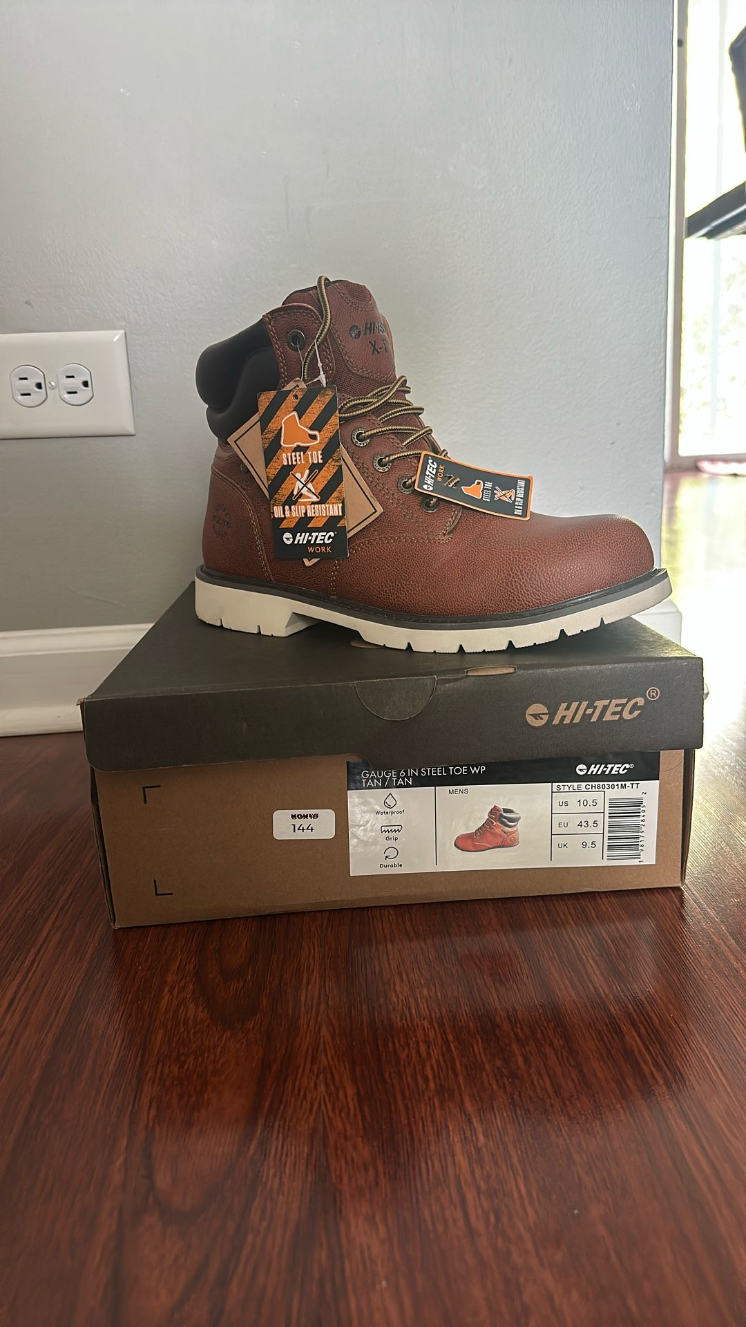 HiTec Men's Work Boot Size 10.5