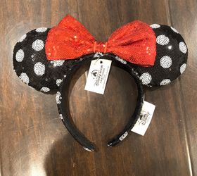 Authentic Disney Mickey / Minnie Ears 