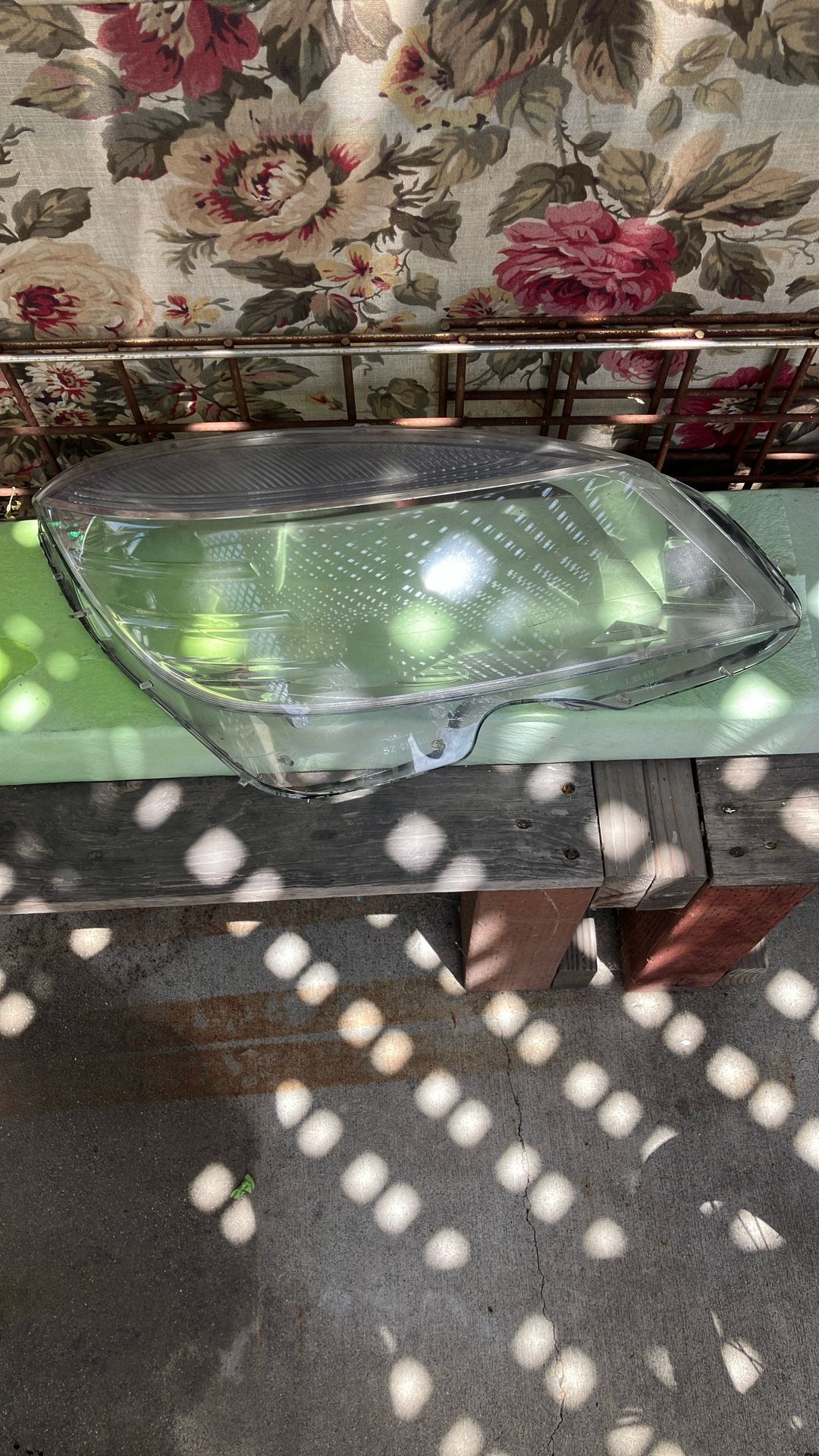 Used Lens For C300 Mercedes Fits 2008/2011