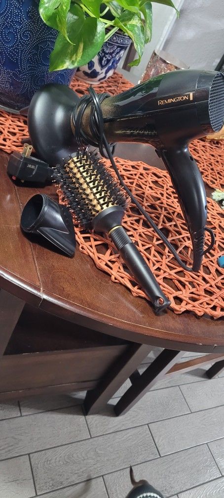 Secadora Para Cabello Y Cepillo
