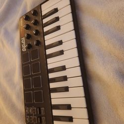 Akai 25 Key MPK MIDI