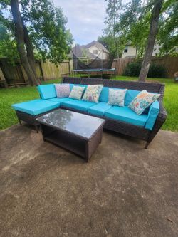 Luxury 4-Piece Outdoor Wicker Sectional Sofa Set – Turquoise Cushions – Like New