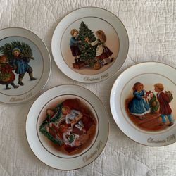 Set Of 4 Avon Christmas Collectible Plates 