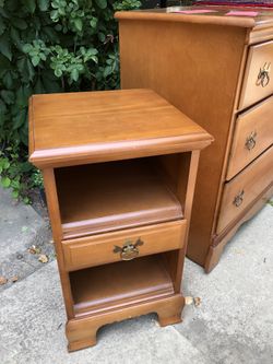 Complete Bedroom Set Excellent Condition