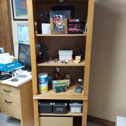 Wood Bookcase!! EXCELLENT CONDITION 