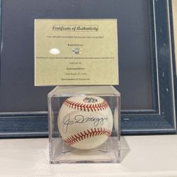 Joe Dimaggio Signed Baseball (Authenticated)