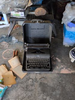 vintage Royal typewriter,