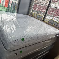 CALIFORNIA KING SIZE SERTA MEMORY FOAM MATTRESS & BOX SPRINGS BED SET