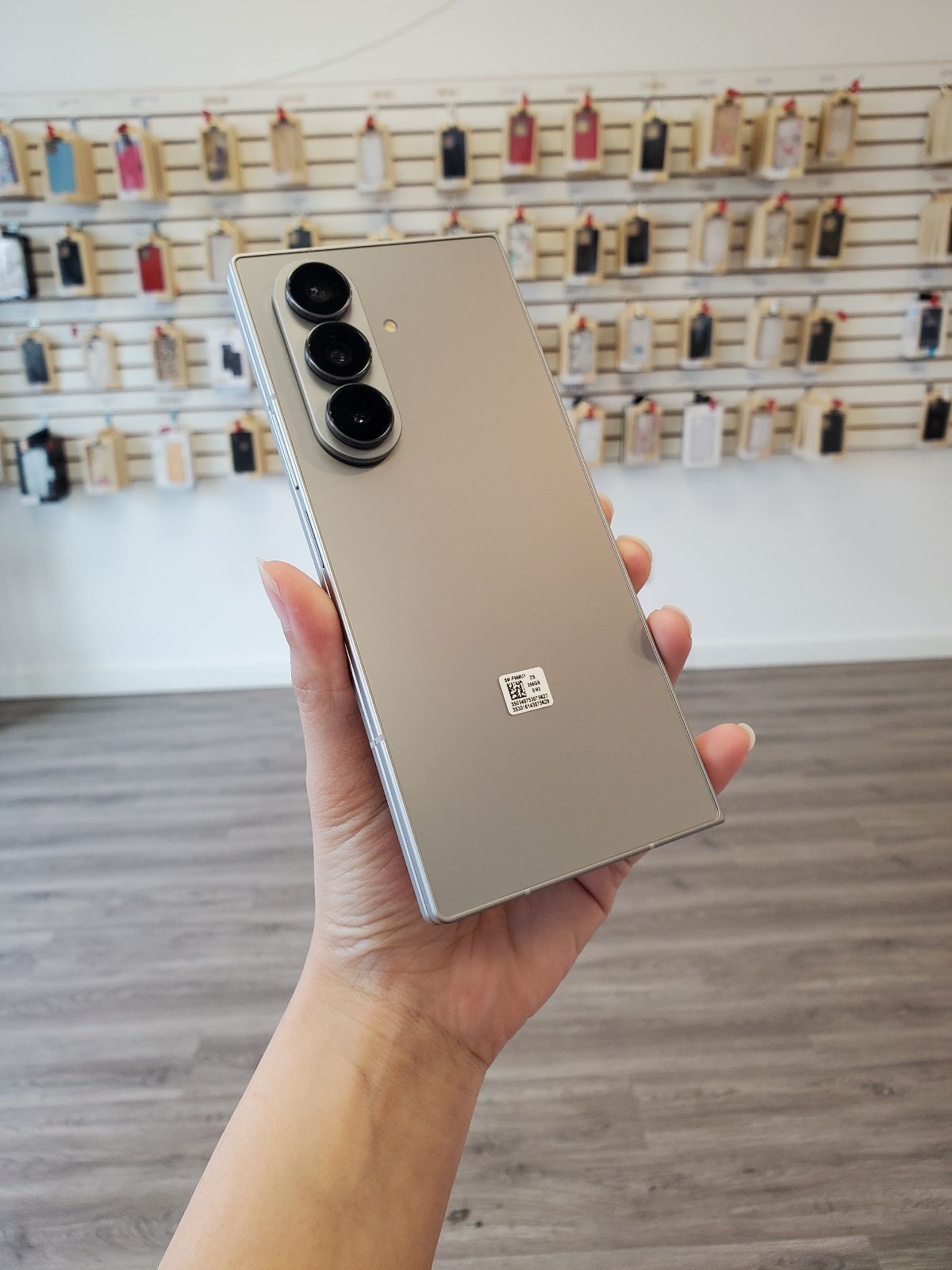🔥 Everyone Else Sells It for $2,000 – We’ve Got the Galaxy Z Fold 7 (Brand New) for $1,499 or $1 to Take It Home! Save Big with Full Warranty