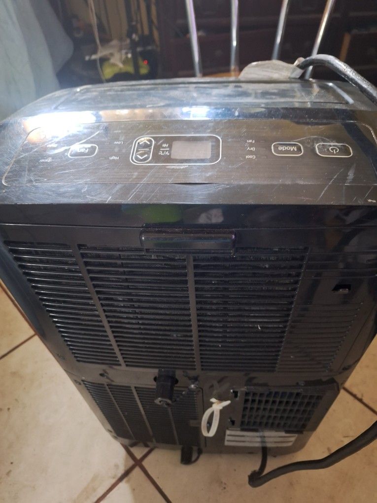 Portable AC UNIT,   12,000 BTU