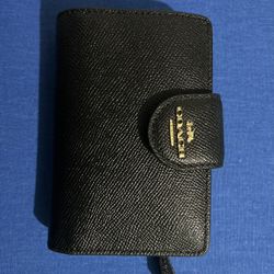 Coach Wallet Like New!!