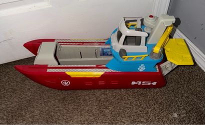 Paw Patrol Boat and Reversible White Board/Chalk Board