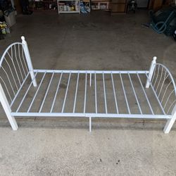 Twin -Metal Bed Frame