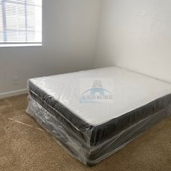 Full mattress with box spring (2pc set - new)