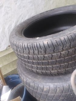 Tires (4) for truck P285/50 R20