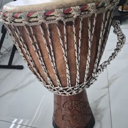 Tambora africana- Djembe drum