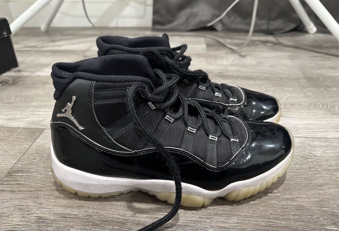 Jordan 11 Retro Jubilee Size Mens 9.5 (authentic)