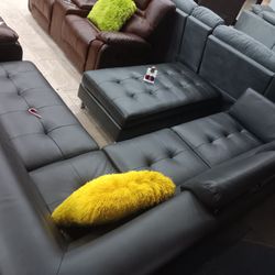 *Holiday Sale Event*---Ibiza Sophisticated Gray Leather Sectional Sofa W/Ottoman---Delivery And Easy Financing Available👏