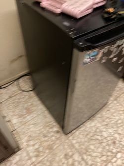 Mini Fridge Works Perfectly Fine