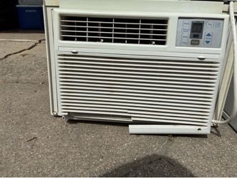 GE 5,000 BTU Air Conditioner