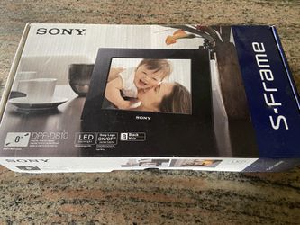New In box! Sony Digital Photo frame