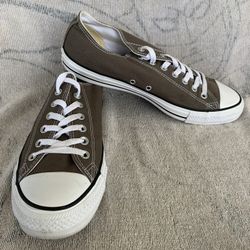 Chuck Taylor All Star Classic UNISEX LOW TOP SHOES