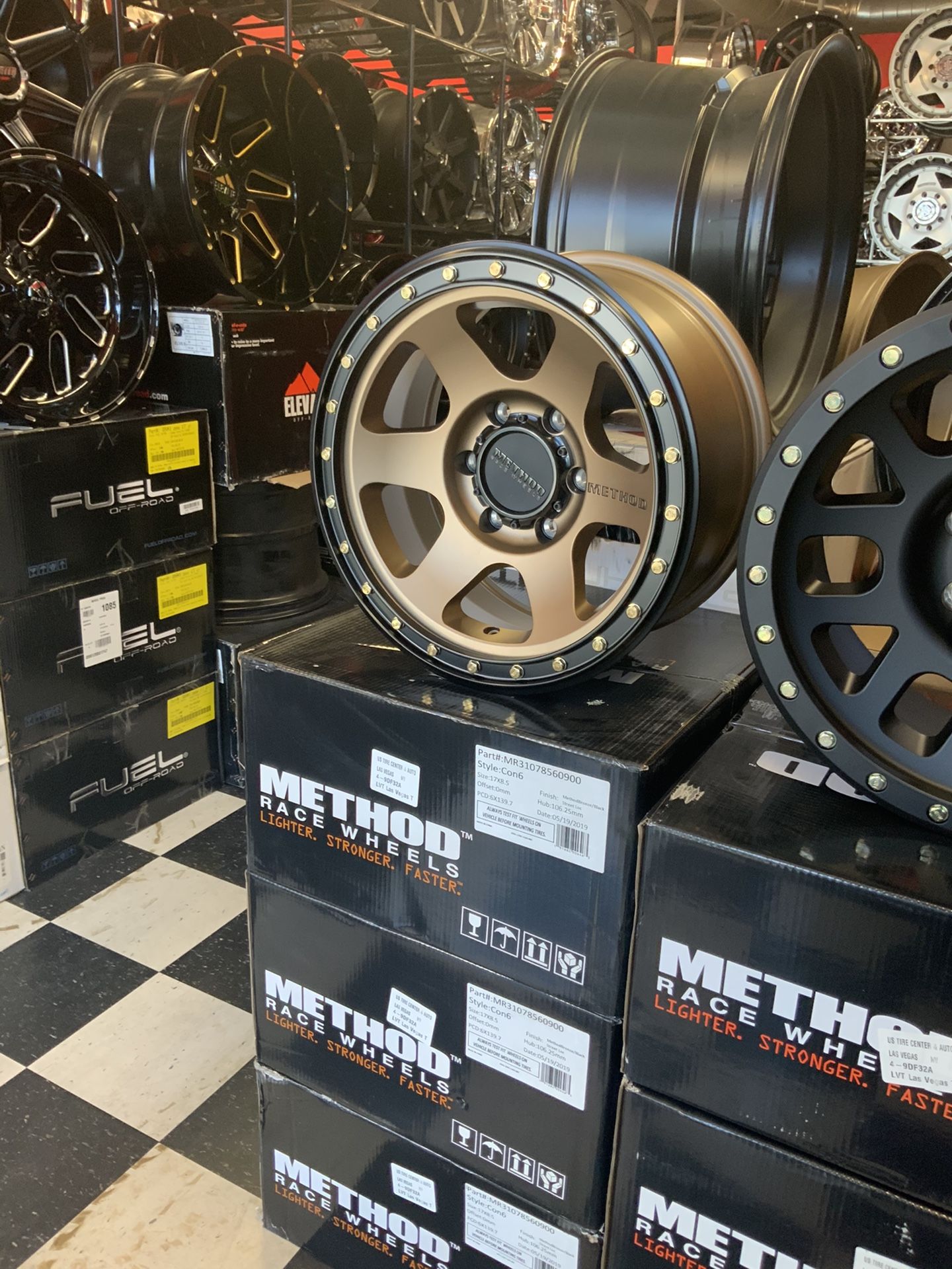 17X8.5 METHOD WHEELS MR310 6X5,5 fit Chevy ,4runners for Sale