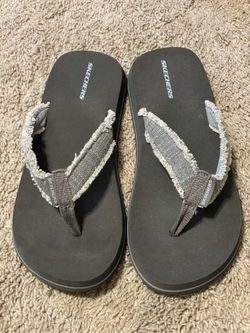Skechers sandals/flip flops Big kid size 4