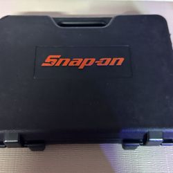 Snap-on CTS561  Cordless Screwdriver W/ Hard Case, 2 Batteries, Bits, Charger & Manual